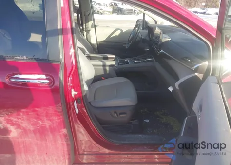 2022 Toyota Sienna Xle z USA, uszkodzony, nr VIN 5TDJSKFC9NS048709